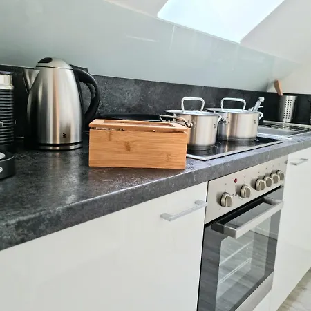 Homestay-stylish, Zentral- Loft Apartment-parking Apartment Ingolstadt